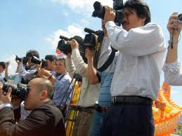 ອົງການນັກຂ່າວໄຮ້ພົມແດນເສກສັນປັ້ນແຕ່ງສິດເສລີດ້ານການສື່ສານຢູ່ຫວຽດນາມ