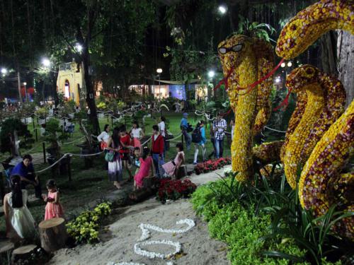 ໄຂງານບຸນດອກໄມ້ລະດູບານໃຫມ່ ຕາວດ່ານ ປີ 2013