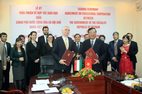 ຫວຽດນາມ - ຮູງກາຣີ ເຊັນສັນຍາຮ່ວມມືກ່ຽວກັບດ້ານວັດທະນະທຳ