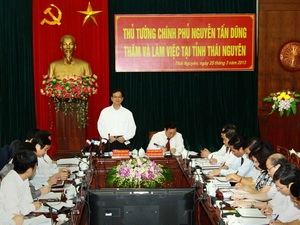 ທ່ານນາຍົກລັດຖະມົນຕີຫງວຽນເຕີນຢຸງ ຢ້ຽມຢາມ ແລະ ເຮັດວຽກຢູ່ແຂວງທາຍງວຽນ