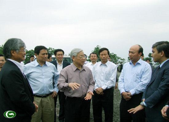 ເລຂາທິການໃຫຍ່ ຫງວຽນຟູ໋ຈ້ອງ ຢ້ຽມຢາມ ແລະ ເຮັດວຽກຢູ່ກຸ່ມບໍລິສັດຖ່ານຫີນ - ບໍ່ແຮ່