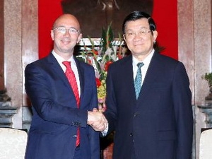 ປະທານປະເທດ ເຈືອງເຕີນຊາງ ຕ້ອນຮັບ ຜູ້ວ່າການເຂດ Wallonie Bruxelles