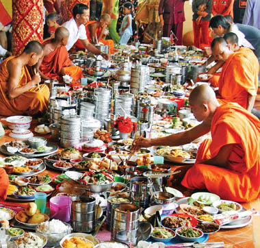 ງານພົບປະສັງສັນ,ອວຍພອນບຸນປີໃຫມ່ Chol ChnamThmay ຂອງຊາວເຜົ່າຂະແມ