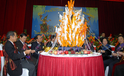 ສະຖານທູດລາວປະຈຳຫວຽດນາມຈັດພິທີຕ້ອນຮັບບຸນປີໃຫມ່ລາວ