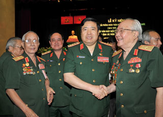 ນະຄອນ ໂຮ່ຈີມິນ ຈັດງາມ ໂຮມຊຸມນຸມສະເຫຼີມສະຫຼອງ 38 ປີແຫ່ງວັນໂຮມປະເທດຊາດ ເປັນເອກະພາບ