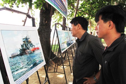 ແຂວງ ແຄ໋ງຮ່ວາ ສືບຕໍ່ຈັດຕັ້ງ ງານວາງສະແດງເຄື່ອນທີ່ຮູບພາບ ກ່ຽວກັບໝູ່ເກາະ ເຈື່ອງຊາ