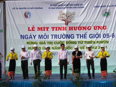 ການເຄື່ອນໄຫວສະເຫລີມສະຫລອງວັນສິ່ງແວດລ້ອມໂລກ2013