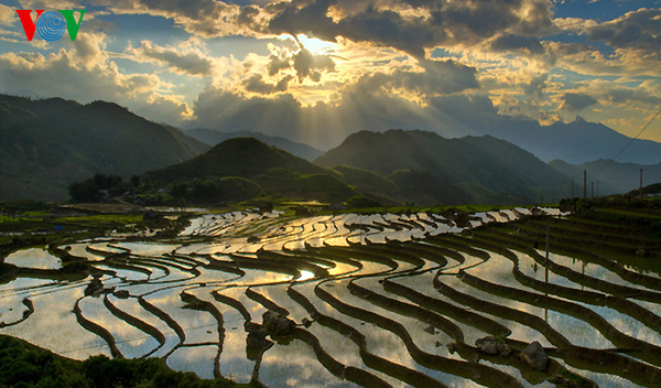 ຄວາມງາມຂອງນາຂັ້ນໄດຢູ່ແຂວງ ລາວກາຍ