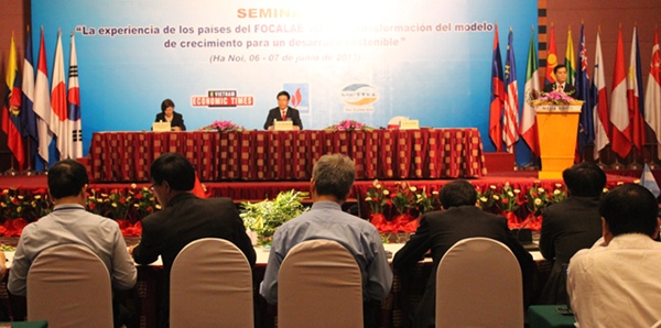 ບັນດາສະມາຊິກ FEALAC ແບ່ງປັນບົດຮຽນປ່ຽນແປງຮູບແບບ ການເຕີບໂຕ