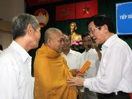 ທ່ານເຈືອງເຕີນຊາງພົບ ປະກັບຜູ້ມີສິດເລືອກຕັ້ງ ເມືອງ 4 ນະຄອນໂຮ່ຈິມິນ