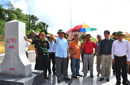 ຫວຽດນາມ - ລາວ ຊົມເຊີຍຜົນສຳເລັດ ວຽກງານປັກຫຼັກໝາຍຊາຍແດນທາງບົກ