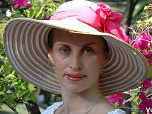 ຊາວຕ່າງປະເທດຂຽນປື້ມກ່ຽວກັບວັດທະນະທຳຫວຽດນາມດ້ວຍພາສາຫວຽດ