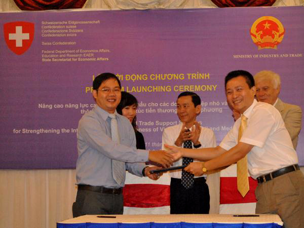 ຍົກສູງຄວາມສາມາດແກ່ງແຍ້ງໃຫ້ແກ່ວິສາຫະກິດຂະໜາດກາງ ແລະ ນ້ອຍ