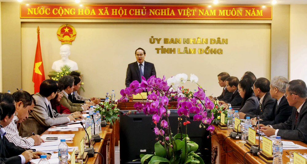 ຮອງນາຍົກລັດຖະມົນຕີ ຫງວຽນທ້ຽນເຍີນ ເຮັດວຽກຢູ່ແຂວງ ເລີມດົ່ງ