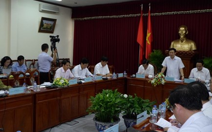 ຄະນະເສດຖະກິດສູນກາງ ເຮັດວຽກກັບຄະນະ ຊີ້ນຳເຂດໄຕງວຽນ