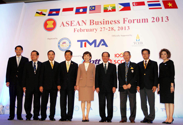 ໄຂກອງປະຊຸມຂັ້ນສູງ ດຳເນີນທຸລະກິດ ແລະ ລົງທຶນອາຊຽນ