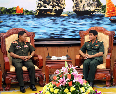 ຜູ້ຮັກສາການຫົວໜ້າກົມທະຫານພິເສດກອງທັບປະຊາຊົນ ລາວ ຢ້ຽມຢາມ ແລະ ເຮັດວຽກຢູ່ ຫວຽດນາມ