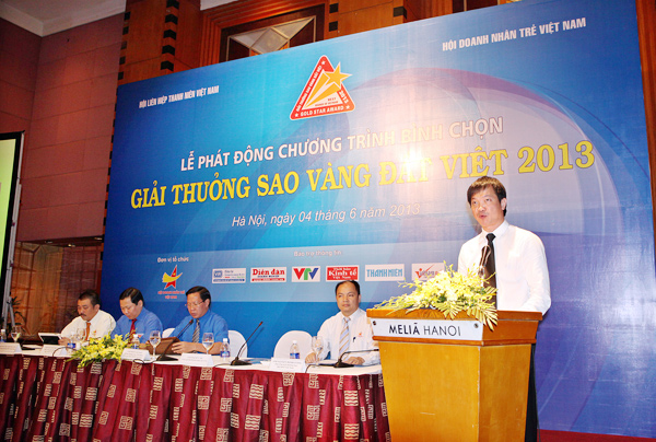 ສະເຫລີມສະຫລອງ 10 ປີແຫ່ງວັນຈັດຕັ້ງລາງວັນດາວເຫລືອງແດນຫວຽດ