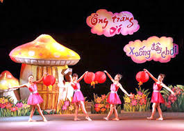 ຈັດການເຄື່ອນໄຫວຫລາຍຢ່າງທີ່ມີຄວາມໝາຍສະຫງວນໃຫ້ແກ່ເດັກນ້ອຍໃນໂອກາດບຸນໄຫວ້ພະຈັນ