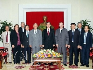 ຄະນະຜູ້ແທນຄະນະແນວຄິດສູນກາງພັກກອມມູນິດກູບາຢ້ຽມຢາມນະຄອນໂຮ່ຈິມີນ