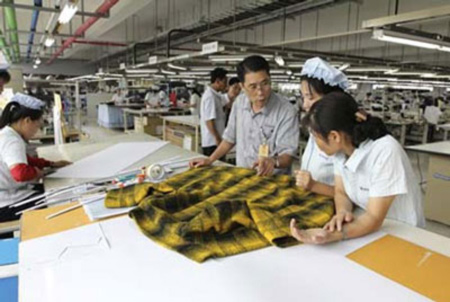 ສອງພາກເກົາຫຼີເຈລະຈາກ່ຽວກັບບັນຫາເພີ່ມທະວີການປົກປ້ອງກຳມະກອນ ສເກົາຫຼີຢູ່ Kaesong