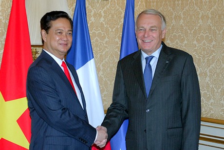 ການພົວພັນລະຫວ່າງຫວຽດນາມ ແລະ ຝລັ່ງ  ຍົກຂຶ້ນສູ່ລະດັບຄູ່ຮ່ວມມືຍຸດທະສາດຢ່າງເປັນທາງການ