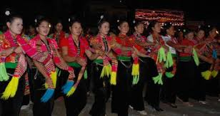 ການສະແດງວາດຟ້ອນແຊ ສະຖິຕິໃຫ່ຍກ່ວາໝູ່ຢູ່ ຫວຽດນາມທີ່ແຂວງ ອຽນບາຍ