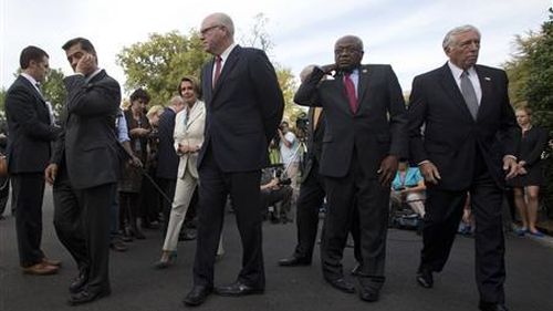 ສະພາຕ່ຳ​ອາ​ເມ​ລິ​ກາ ຍຸບ​ເລິກ​ແຜນການ ​ປ່ອນ​ບັດກ່ຽວ​ກັບ​ແຜນ ການ​ໃຊ້​ຈາ​ຍງົບປະ ມານ​ຊົ່ວຄາວ