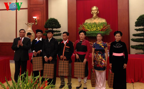 ສືບຕໍ່ເສີມຂະຫຍາຍ ບົດບາດ, ອິດທິພົນຊື່ ສຽງຂອງຊາວເຜົ່າ ສ່ວນໜ້ອຍ