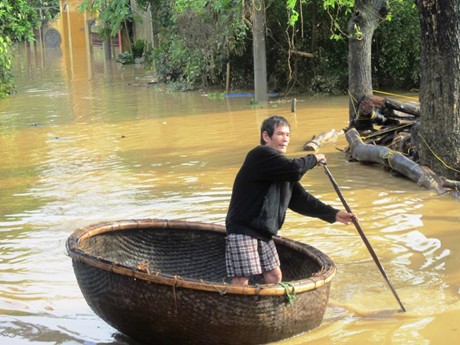 ສືບຕໍ່ວຽກງານແກ້ໄຂຜົນຮ້າຍຈາກພາຍຸນຳ້ຖ້ວມຢູ່ບັນດາແຂວງພາກກາງ ແລະ ໄຕງວຽນ