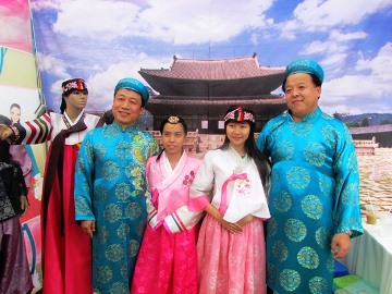 ວັນບຸນພົບປະແລກປ່ຽນວັດທະນະທຳ“ສີສັນຫວຽດນາມ-ສເກົາຫລີ”ຄັ້ງທີ2ປີ2013