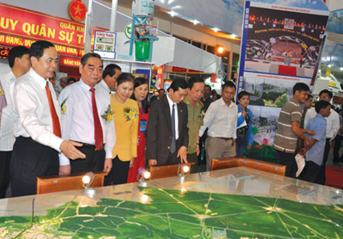 ເກິ່ນເທີ ສູ້ຊົນກາຍເປັນສູນກາງເສດຖະກິດ - ສັງຄົມຂອງເຂດທົ່ງພຽງແມ່ນ້ຳຂອງ