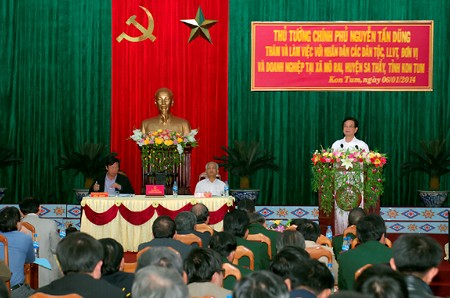 ນາຍົກລັດຖະມົນຕີຫງວຽນເຕີນຢູ້ງຢ້ຽມຢາມເມືອງຊາໄທ,ແຂວງກອນຕຸມ