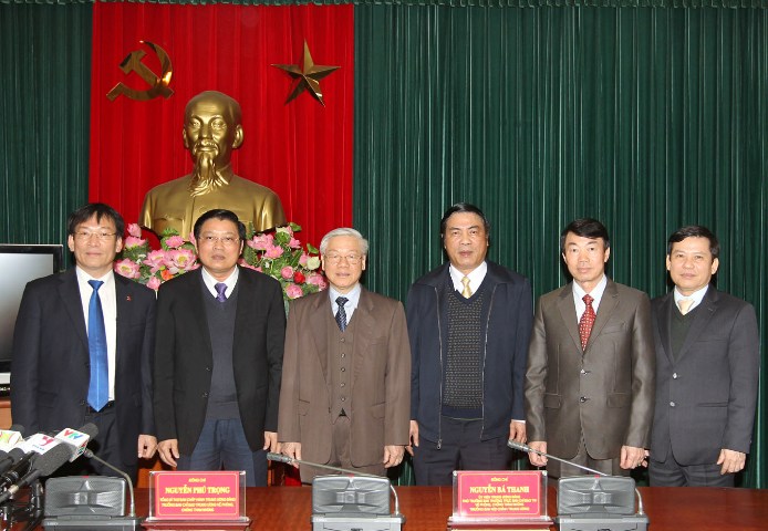 ຄະນະການເມືອງພາຍໃນ ສູນກາງສືບຕໍ່ພິຈາ ລະນາ, ແກ້ໄຂບັນດາ ເຫດການ, ຄະດີສໍ້ລາດບັງຫຼວງທີ່ສັບສົນ