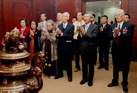 ຊາວຫວຽດນາມຢູ່ຕ່າງປະເທດຕ້ອນຮັບບຸນປີໃໝ່ປະຈຳຊາດ