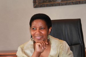 ຮອງເລຂາທິການໃຫຍ່ສະຫະປະຊາຊາດ Phumzile mlambo Ngcuka ຢ້ຽມຢາມຫວຽດນາມ