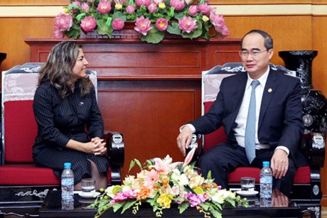 ຄະນະຜູ້ແທນສະຖາ ບັນກູບາມິດຕະພາບ ກັບບັນດາປະຊາຊາດ ຢ້ຽມຢາມຫວຽດນາມ