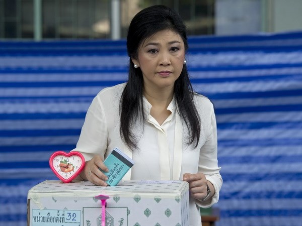 ໄທ:ນາຍົກລັດຖະມົນຕີຍິ່ງລັກຊິນນະວັດກ່າວຫາສານລັດຖະທຳມະນູນສວຍໃຊ້ສິດອຳນາດ