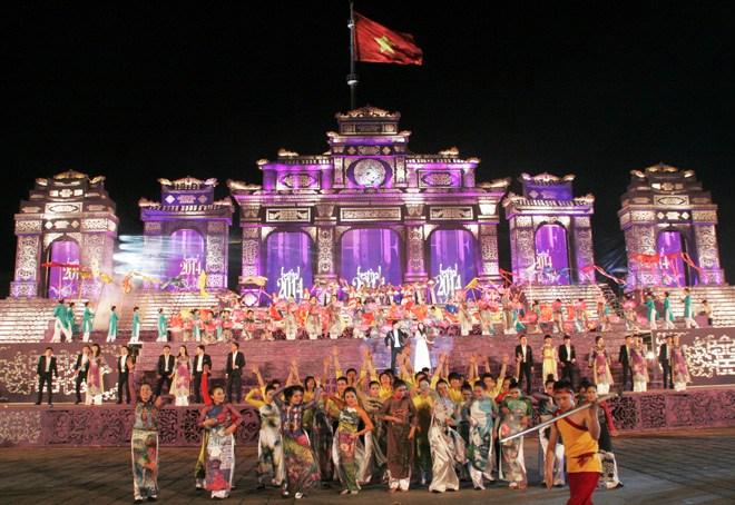 Festival ເຫ໋ວ 2014 ມີຫຼາຍຮູຍຫຼາຍສີດ້ວຍບັນດາປະເພດສິລະປະ ແລະ ສິລະປະການສະແດງ