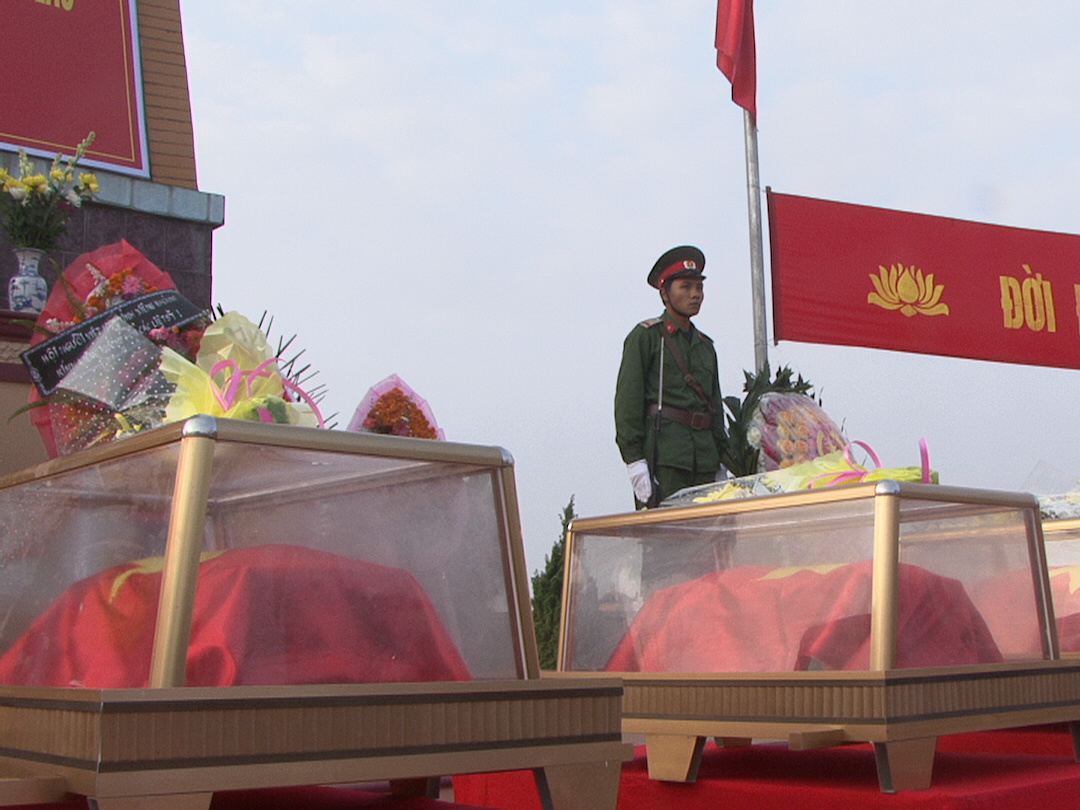 ພິທີປົ່ງສົບອັດຖິທະຫານອາສາສະໝັກແລະຊ່ຽວຊານຫວຽດນາມທີ່ເສຍສະຫລະຊີວິດໃນປາງສົມຄາມຢູ່ລາວ