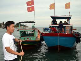 ຊາວປະມົງຫວຽດນາມຄັດຄ້ານການກະທຳຜິດກົດໝາຍຂອງຈີນ