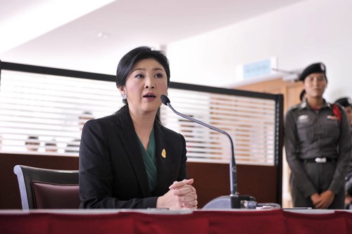 ໄທ:ພັກປະຊາທິປັດຮຽກຮ້ອງນາຍົກລັດຖະມົນຕີຍິ່ງລັກພິຈາລະນາແກ້ໄຂວິກິດການ