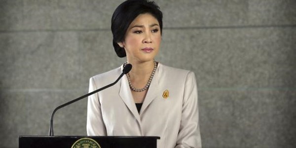 ນາຍົກລັດຖະມົນຕີໄທຖືກປົດຕຳແໜ່ງ