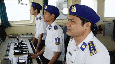 ທົ່ວປະເທດຮ່ວມແຮງ ຮ່ວມໃຈພ້ອມກັບກຳລັງ ຕຳຫຼວດທະເລແລະກວດກາການປະມົງຫວຽດນາມຮັກສາອະທິປະໄຕທະເລ,ໝູ່ເກາະ