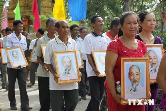 ການເຄື່ອນໄຫວຕ່າງໆ ສະເຫຼີມສະຫຼອງ 124ປີແຫ່ງວັນຄ້າຍ ວັນເກີດປະທານໂຮ່ຈິມິນ