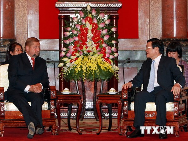 ປະທານປະເທດເຈືອງເຕີນຊາງຕ້ອນຮັບປະທານສານສູງສຸດSlovakia