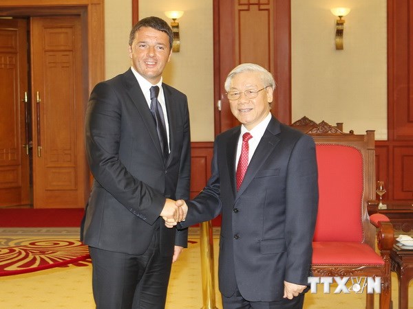 ນາຍົກລັດຖະມົນຕີອີຕາລີMatteoRenziເລີ່ມຕົ້ນການຢ້ຽມຢາມຫວຽດນາມຢ່າງເປັນທາງການ