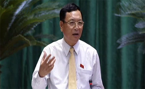 ລັດຖະມົນຕີກະຊວງສຶກສາແລະບຳລຸງສ້າງຫວຽດນາມຕອບຄຳຊັກຖາມ