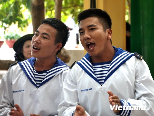 ການເຄື່ອນໄຫວຕ່າງໆ ມຸູ່ງໄປສູ່ທະເລ, ໝູ່ເກາະຂອງບ້ານ ເກີດເມືອງນອນ