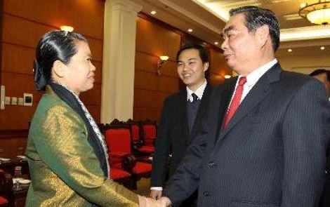 ທ່ານເລຮົ່ງແອງ, ຜູ້ປະຈຳການຄະນະເລຂາສູນກາງພັກ ຕ້ອນຮັບ ຄະນະຜູ້ແທນສະມາຄົມແມ່ຍິງກຳປູເຈຍ